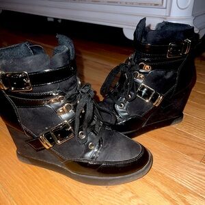 Shoe dazzle sneaker wedge heel